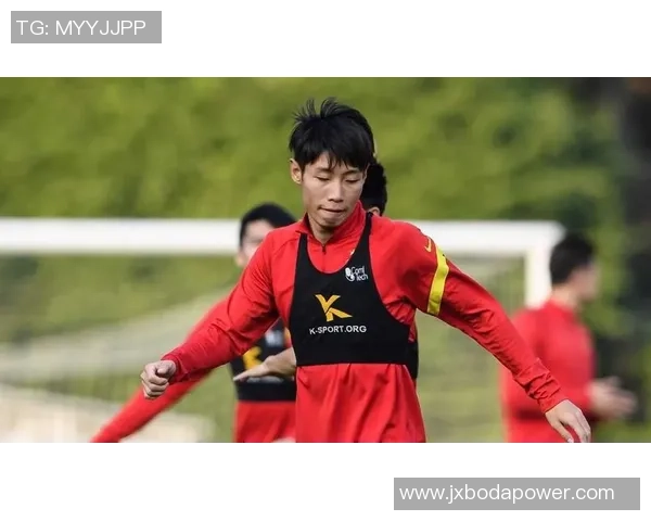 探索中国足球新星的成长之路与未来发展潜力分析