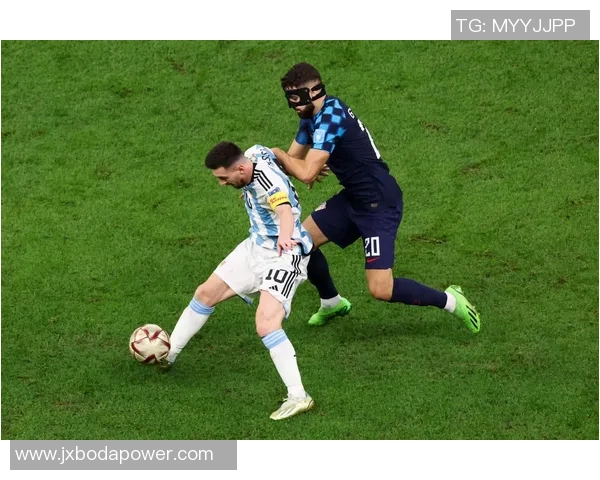 足球明星珍贵瞬间回顾全景图集揭秘他们不为人知的一面